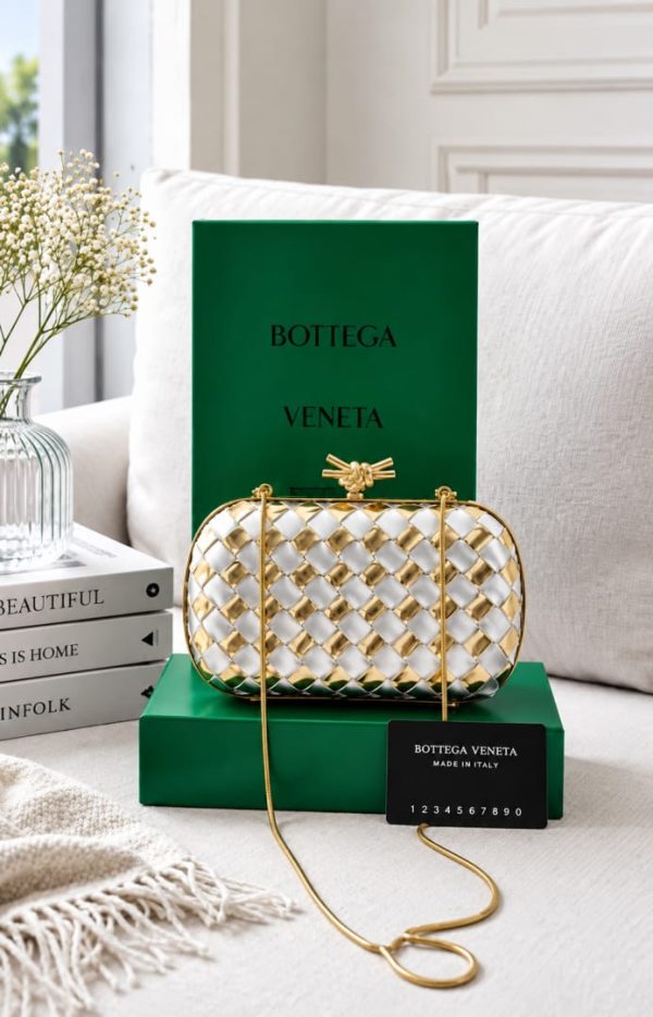 First Copy Bottega Veneta Knot Leather Clutch With Original Box Dustcover Highend view 1