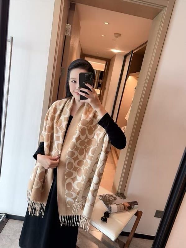 first-copy-coach-reversible-signature-scarf-1 First Copy COACH REVERSIBLE SIGNATURE SCARF view 1