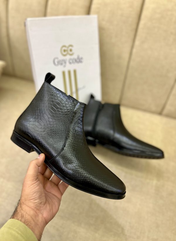 first-copy-h-m-cuban-heel-chelsea-boots-in-it-2 First Copy H&M Cuban Heel Chelsea Boots In Italian Shape view 2