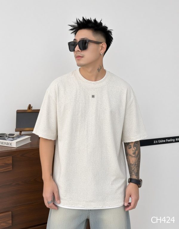 First Copy HUGO BOSS ORIGINAL VERY PREMIUM QUALITY ROUND NECKS view 2