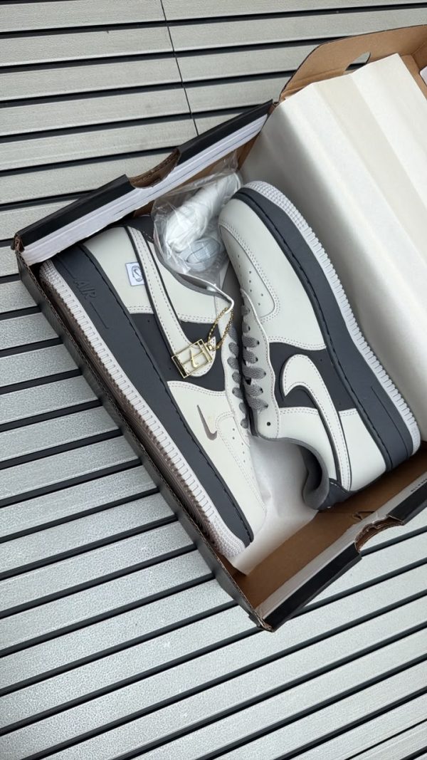 First Copy Nike Airforce Mid view 4