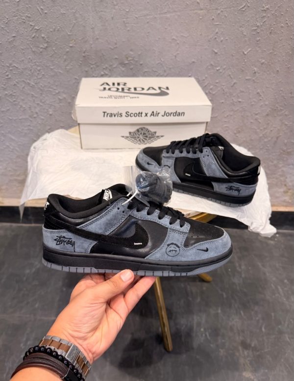 First Copy Nike SB Dunk Low Stussy x KAWS Edition Skateboard Sneakers