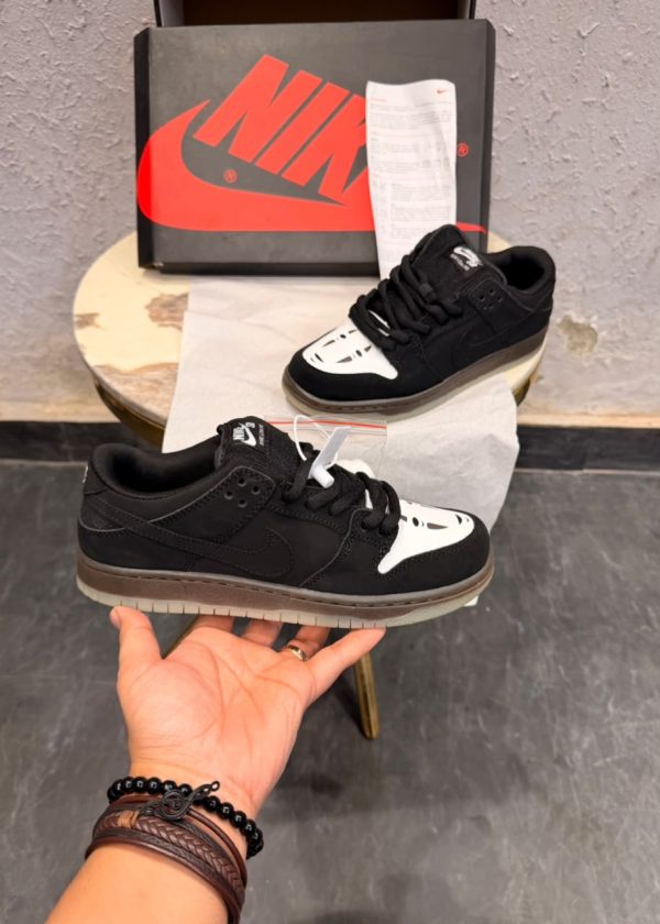 First Copy NIKE SB DUNK LOW NO FACE view 4