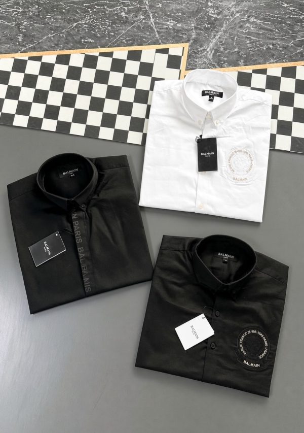 First Copy ORIGINAL Collection Shirts Combines Style And Comfort, Making It Perfect For Leisurely, Relaxing Days. Made From Very Premium Cotton, It Features Long Sleeves, Brand Logo And A Classic Collar. view 3