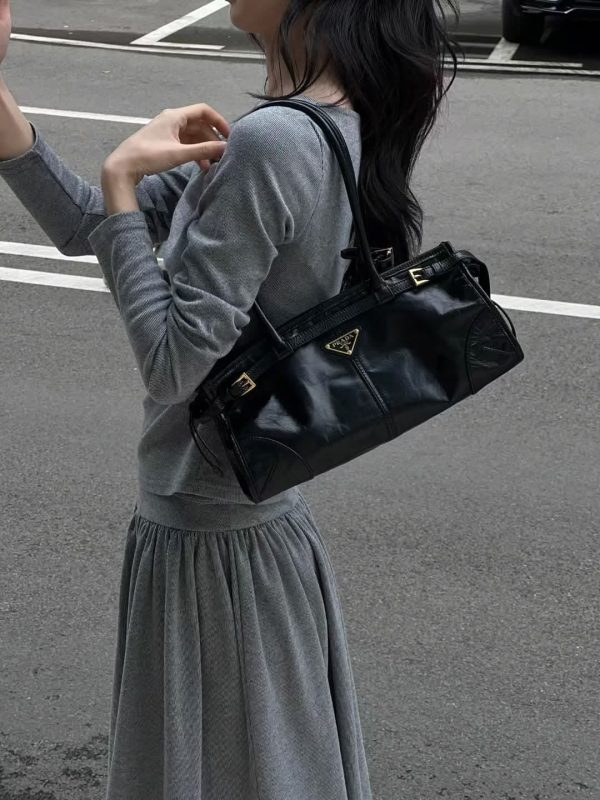 First Copy Product Name : Prada Bonnie Medium Shoulder Bag view 1